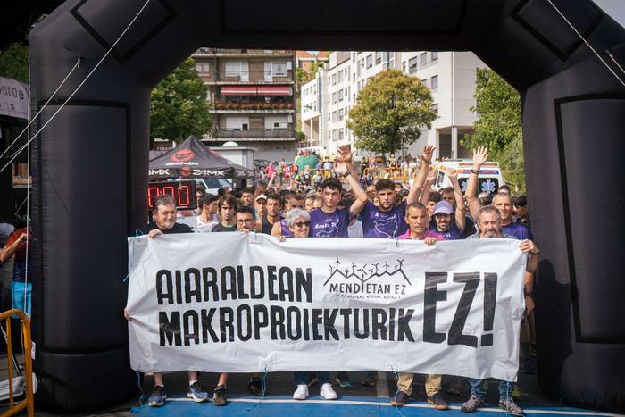 Markak hautsi ditu Areta Tra 14 1753562445928