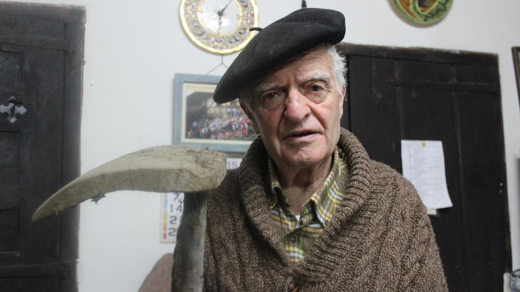 Pablo bezalako pertsona handi eta jakintsu baten bizitza hitz gutxitan laburtzea zaila da