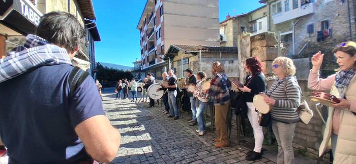 Trikitilari eta panderojole  25 1771781988402