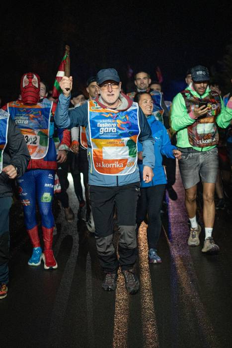 Ehunka lagun atera ditu Korr 35 1774596786504