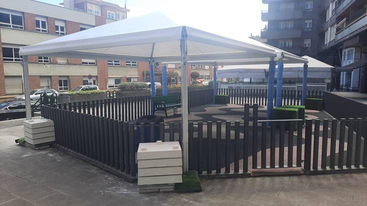 Laudioko Udalak margoketa lanak egin ditu Lezeaga Aretoan, haurreskolan karpa bat instalatu du eta errekan garbiketak gauzatu ditu