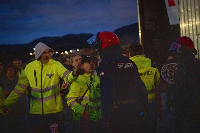 Fabrika barrura eraman dute  37 1769716580270