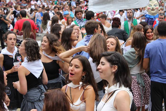 Suziria piztuta lehertu da j 25 1502792829568