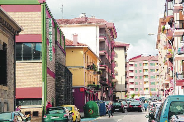 Megafonia jarriko dute Frontoi kalean