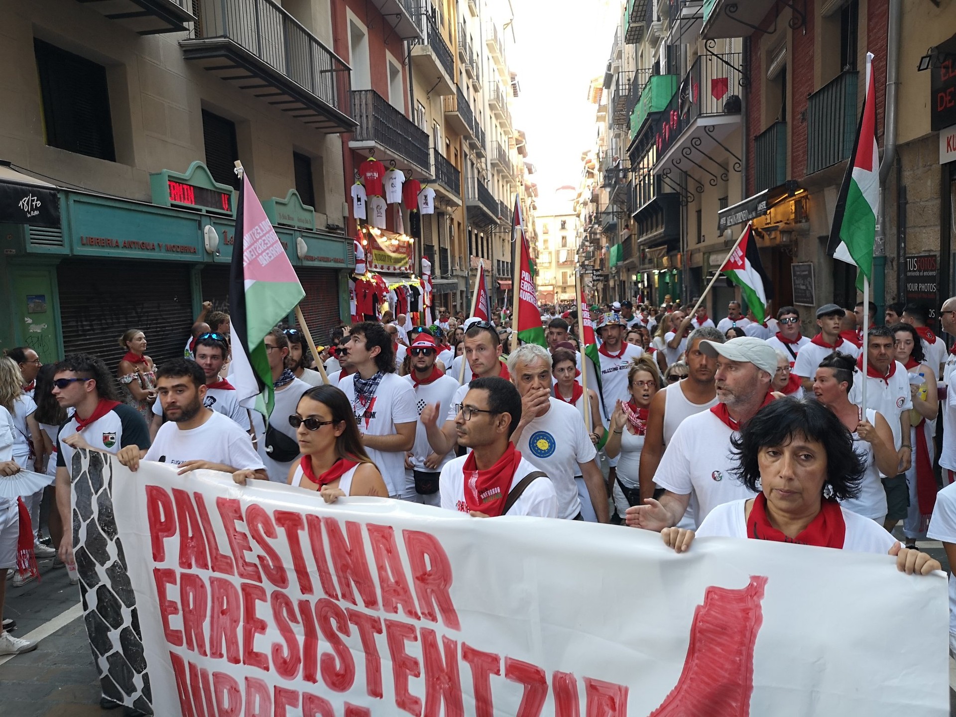 Iruñean egingo den Palestinaren aldeko manifestazio nazionalean parte hartzeko autobusa antolatu dute Laudion