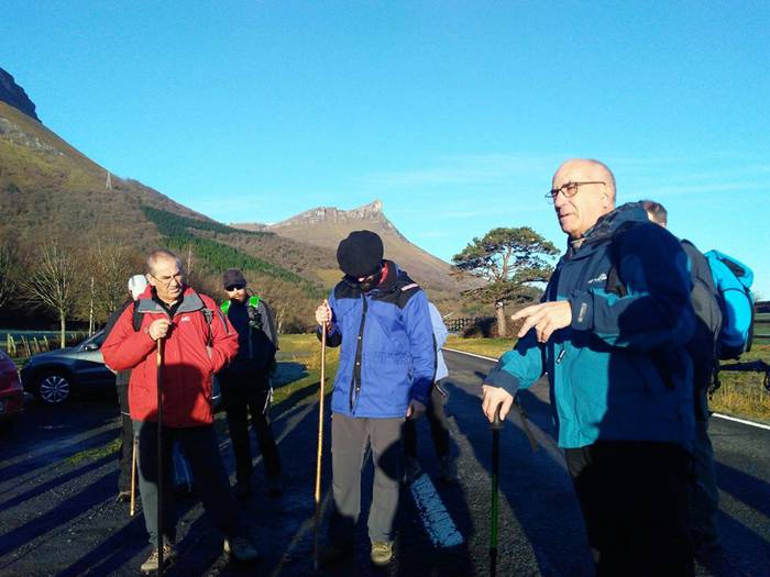 Elur-zuloak bisitatu zituzte 3 1517302992854