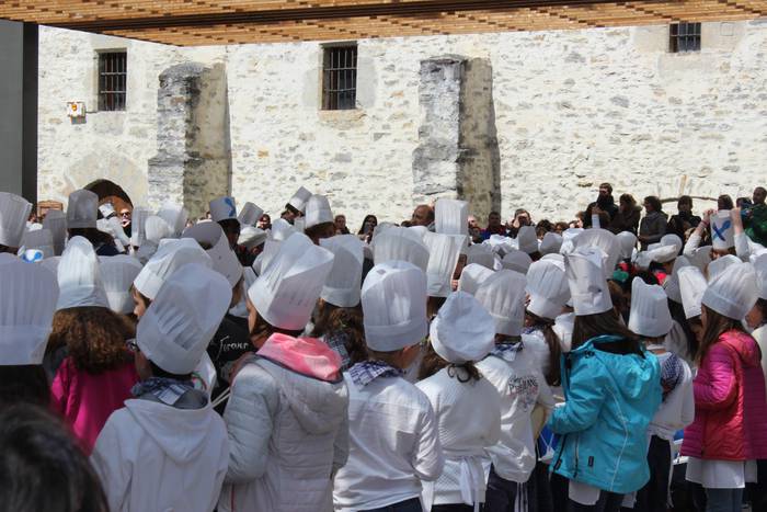 San Anton plazan egin dute u 21 1493306580869