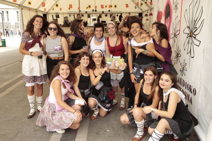 Suziria piztuta lehertu da j 76 1502906862367