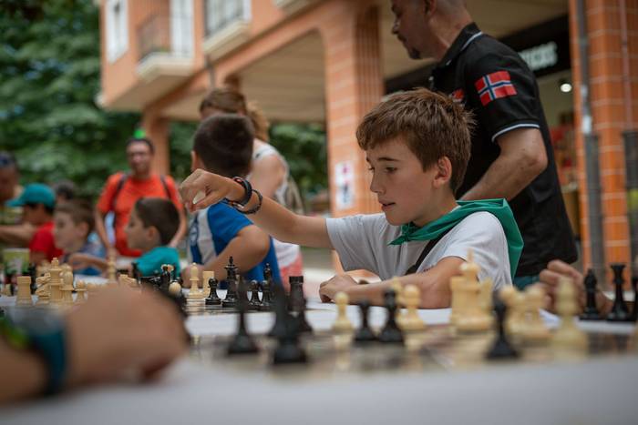 Haur eta nagusiak izan dira  22 1755092558628