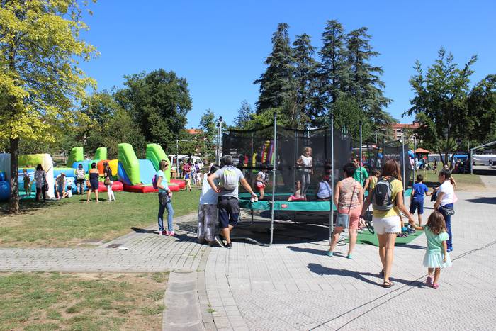 Haurrak eta edadetuak izan d 10 1502711743228