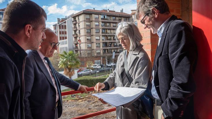 Amurrioko adinekoentzako egoitzako obrak bisitatu dituzte Ramiro Gonzalezek eta Gorka Urtaranek