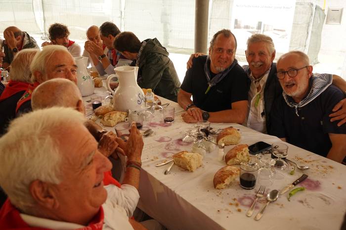 Ehunka kofrade bildu dira el 80 1756714161027