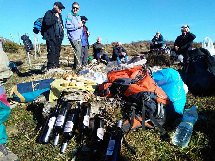 Elur-zuloak bisitatu zituzte 9 1517303029114