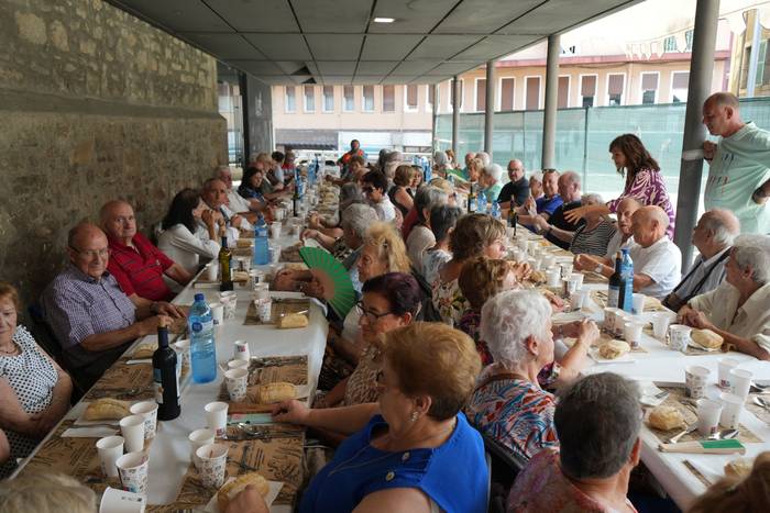 Atzoko gazteen bazkariak ehu 30 1755463296199