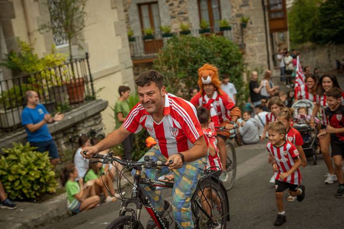 Bizikletak irudimenez jantzi 79 1757325881937