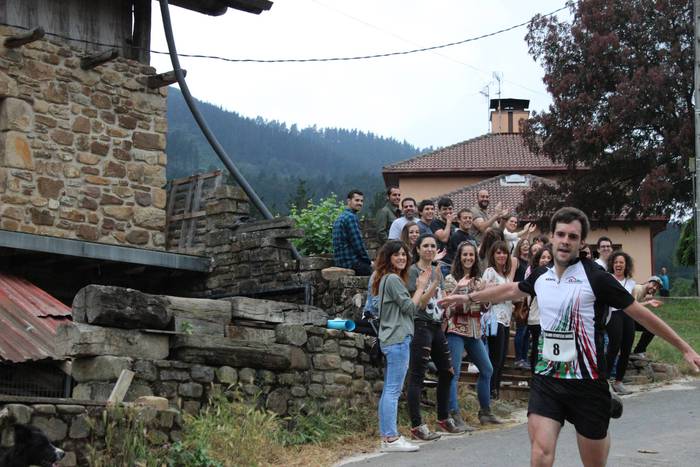 Auzoko mendiak zeharkatu zit 82 1498471418838