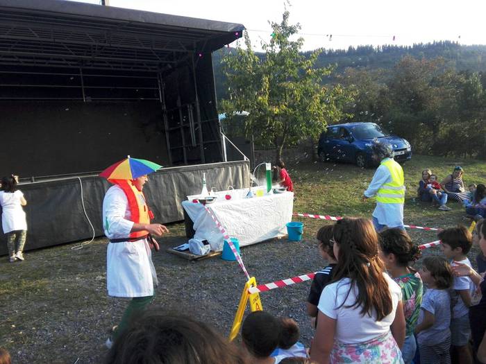 Berazako Jaietan umeek izan  54 1506940744324