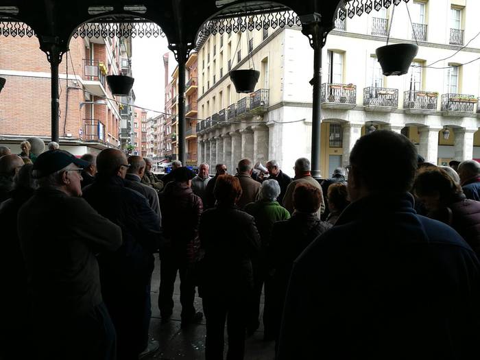 Astelehenero bezala plazara  4 1523287121411