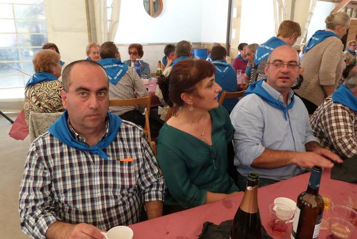 Auzokide ugarik hartu zuten  93 1506366905166