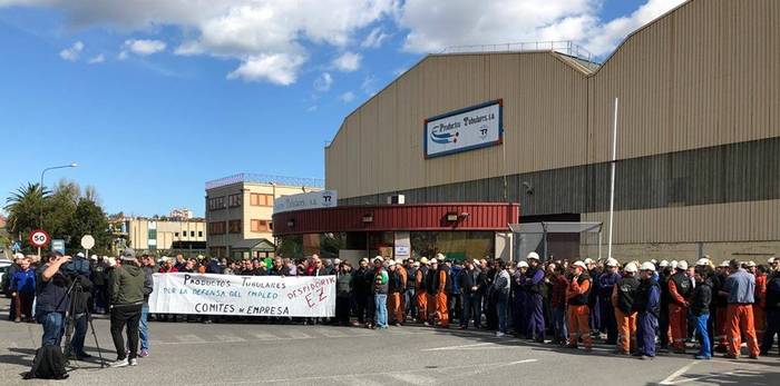 Tubos Reunidoseko Trapagarango ESK eta LAB sindikatuek bat egin dute Amurrioko greba egunekin
