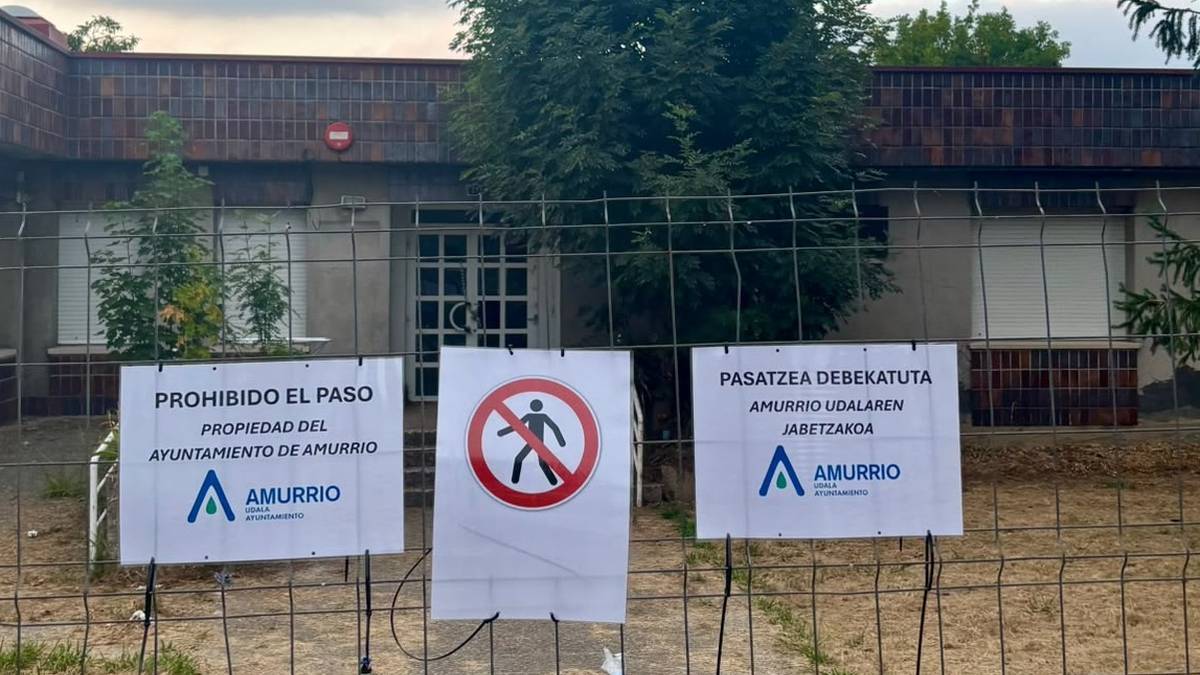 Zortzi lagun kaleratu dituzte Amurrioko anbulatorio zaharraretik, bi aste eskaseko okupazioaren ostean