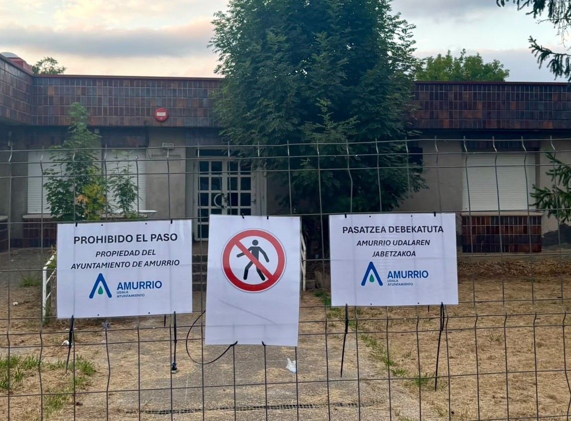 Zortzi lagun kaleratu dituzte Amurrioko anbulatorio zaharraretik, bi aste eskaseko okupazioaren ostean