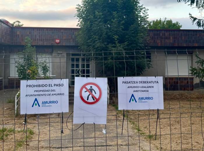 Zortzi lagun kaleratu dituzte Amurrioko anbulatorio zaharraretik, bi aste eskaseko okupazioaren ostean