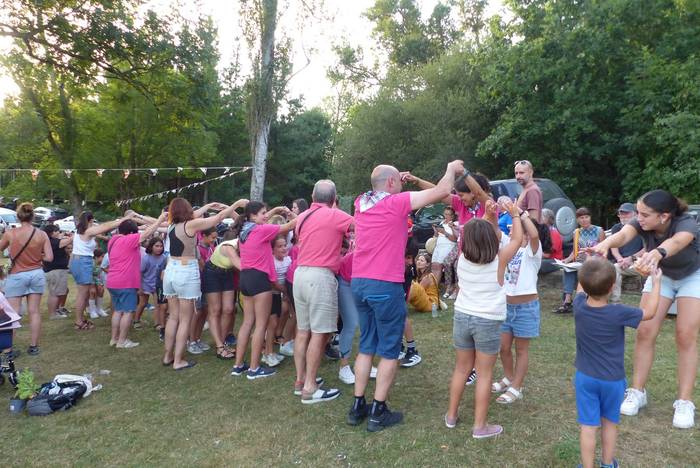 Andra Mari Zuriaren jaiak je 40 1754900947875