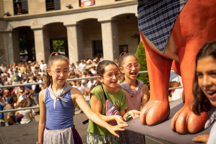 Festa-giro goria piztu du La 79 1755257099721