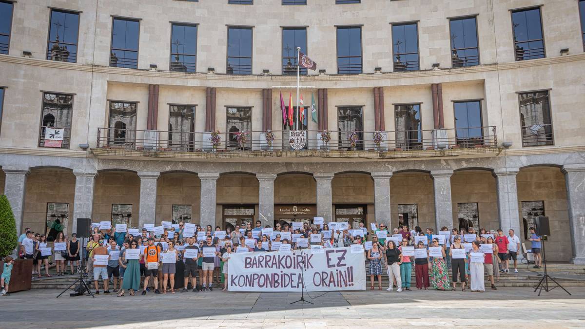 Laudio Goikoa ikastetxearen itxieraren aurka mobilizatu da Aiaraldeko hezkuntza komunitatea