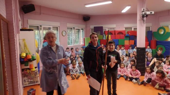 Euskararen Urrezko Makila bi 15 1487252185282