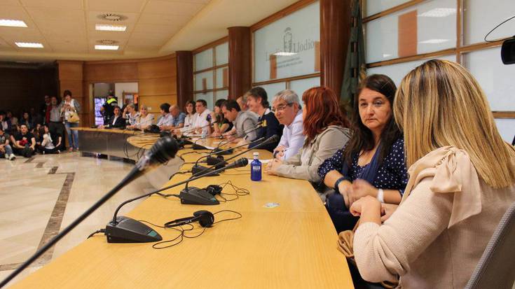 Omniak  eskatu du oposizioko kideak ere liberatzeko, baina ezezkoa eman diote EH Bilduk eta EAJk