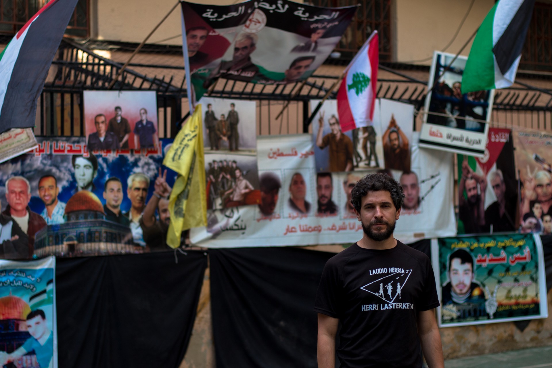 "Etsipen hutsean bizi diren lagun siriar eta palestinarrak ditut, batzuk saiatu dira Europara heltzen"