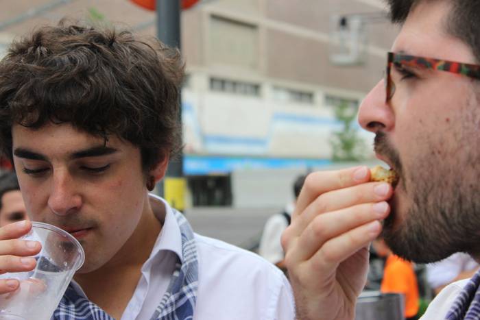 Sokatik tiraka itzuli dira j 11 1503500250602