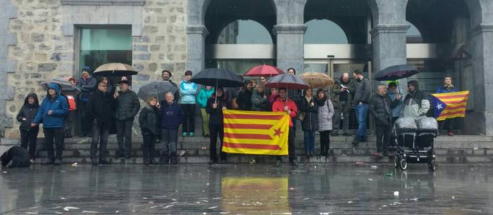 Dozenaka lagun atera dira ka 1 1521978292643