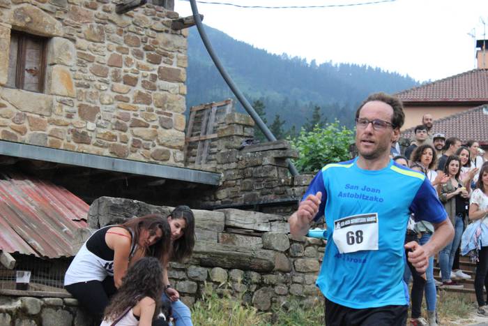 Auzoko mendiak zeharkatu zit 54 1498471118306