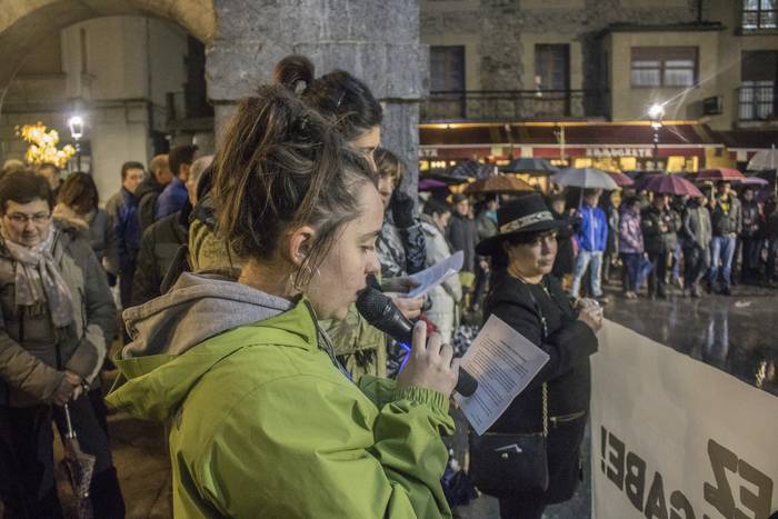 Jende ugarik salatu zuen atz 7 1513671113758