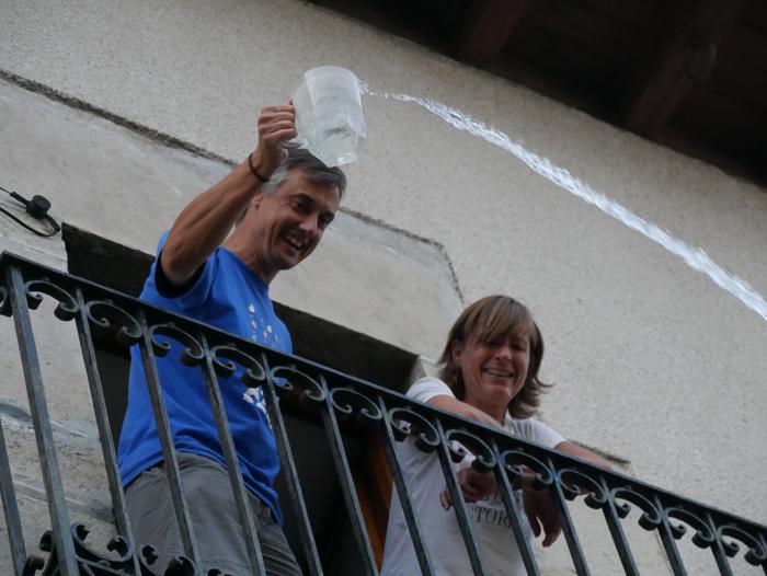 Ura eskatzen zeharkatu dute  44 1536437041299