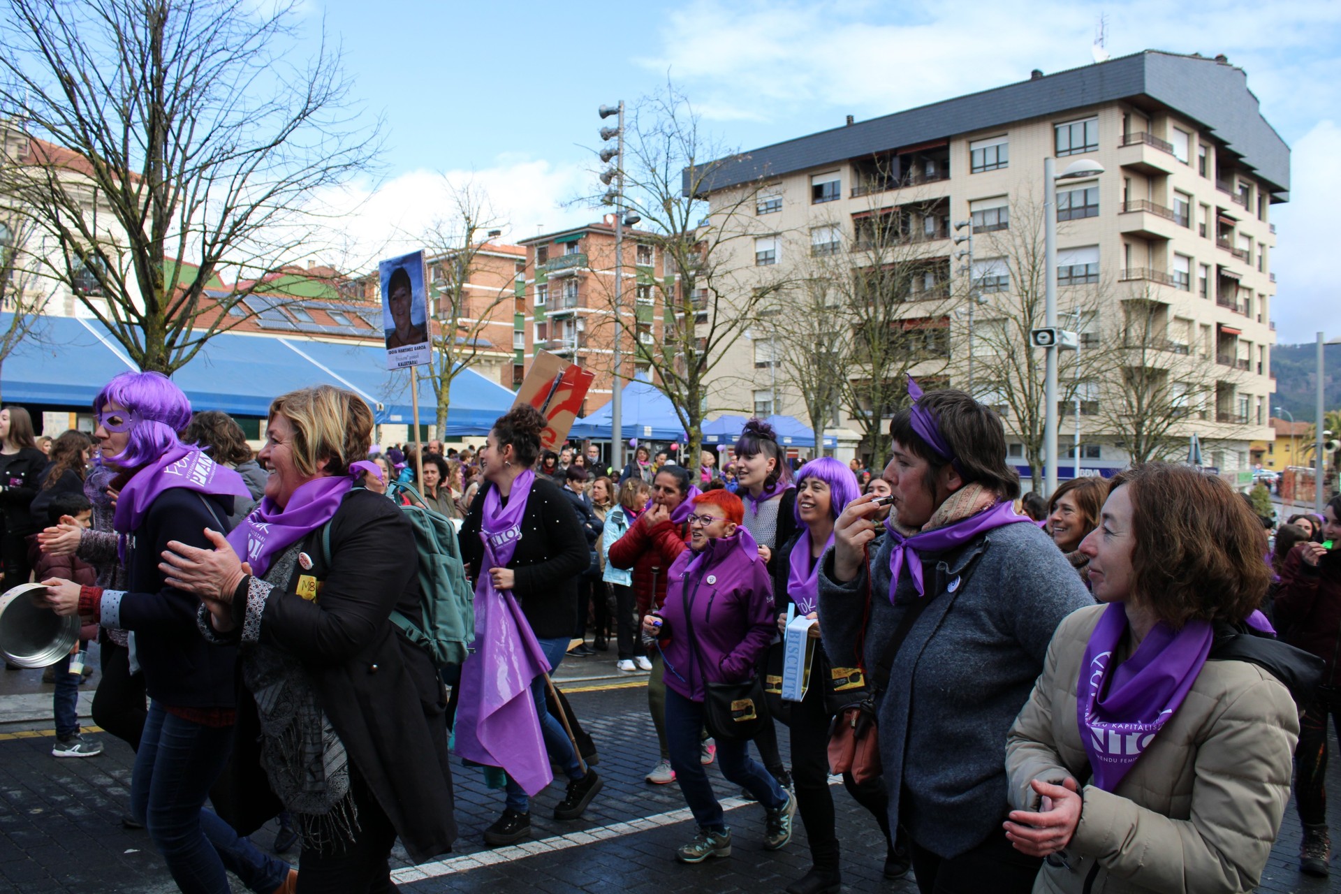 Aiaraldeko Mugimendu Feminista, Artiacheko eta Berriak supermerkatuetako langileekin bat