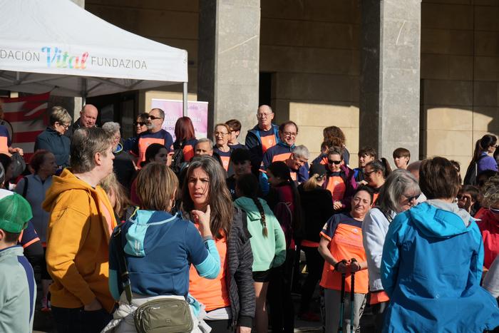 Ehunka lagunek parte hartu d 11 1774178892547