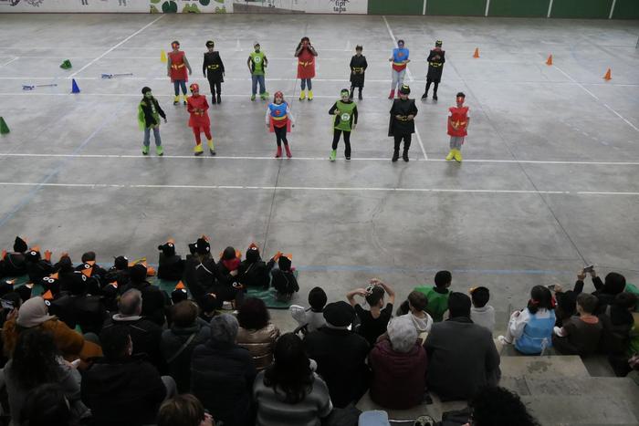 Desfilerik gabe, baina dantz 40 1770997132882