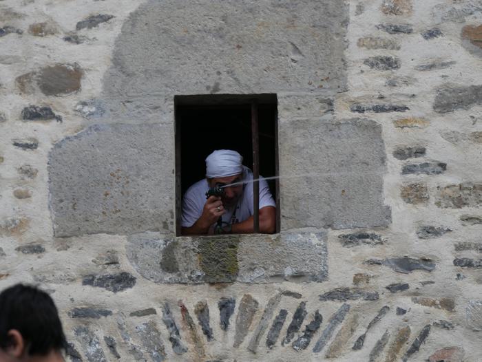 Ura eskatzen zeharkatu dute  35 1536436877822