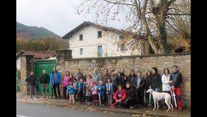 Euskararen eskutik Okondo ez 8 1511969501754