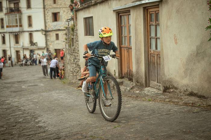 Bizikletak irudimenez jantzi 42 1757325767612