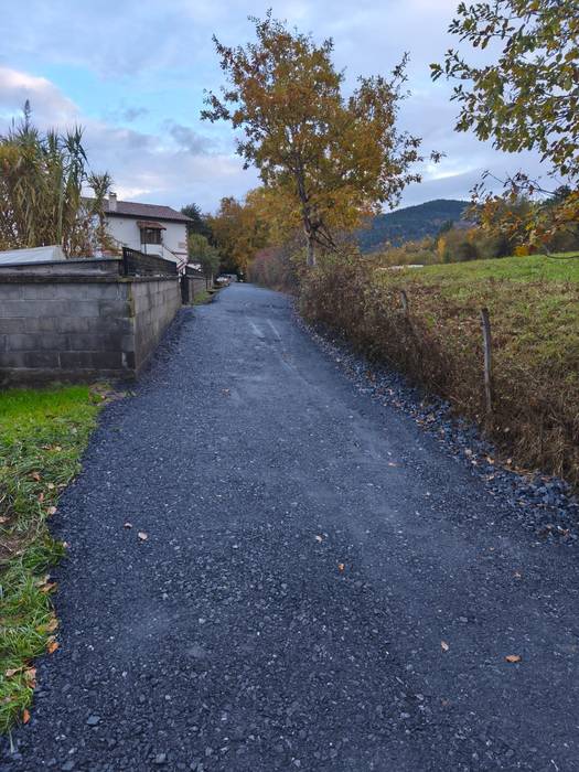 Amurrioko Udalak udalerriko irisgarritasuna eta segurtasuna hobetzen jarraitzen du, eta Orue kalea egokitzeko lanak amaitu ditu