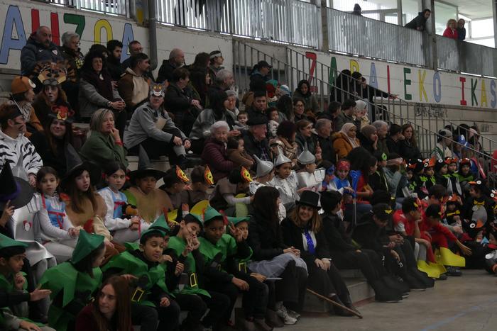 Desfilerik gabe, baina dantz 4 1770996876104