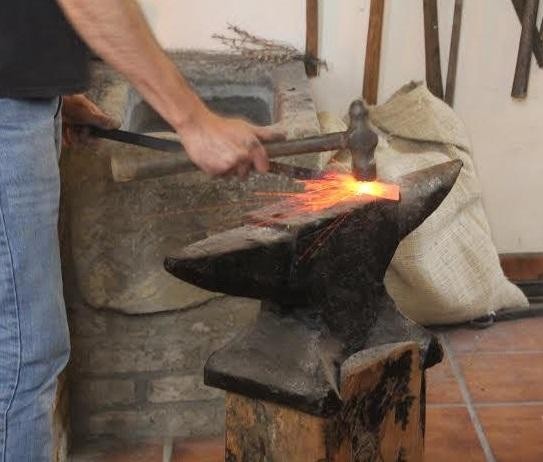 Antzinako ogibideek beteko dute Etnografia Museoa igandean