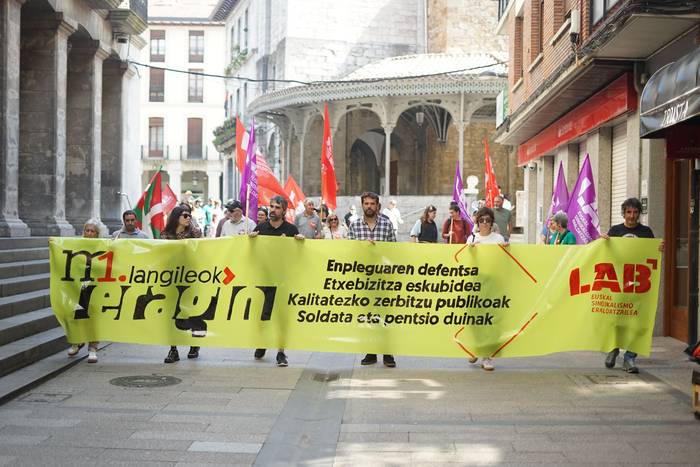 Euskal Herria “Aiaraldeariza 1 1777652843956