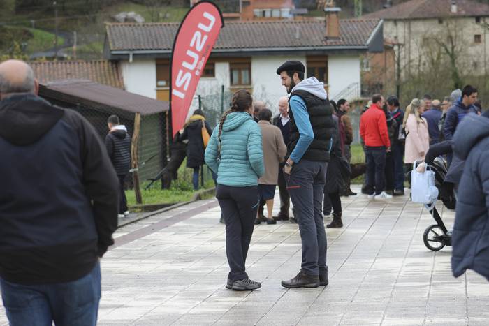 Baserri Azoka egin dute Okon 33 1521978892405