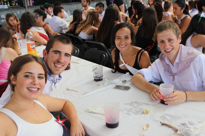 Aldai plaza txiki geratu da  2 1503586106078